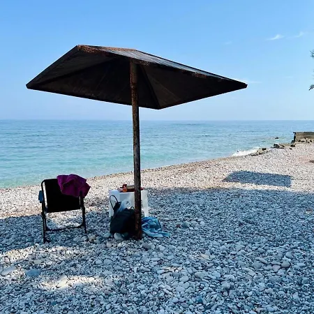 Retreat, Block B2, Unit 6